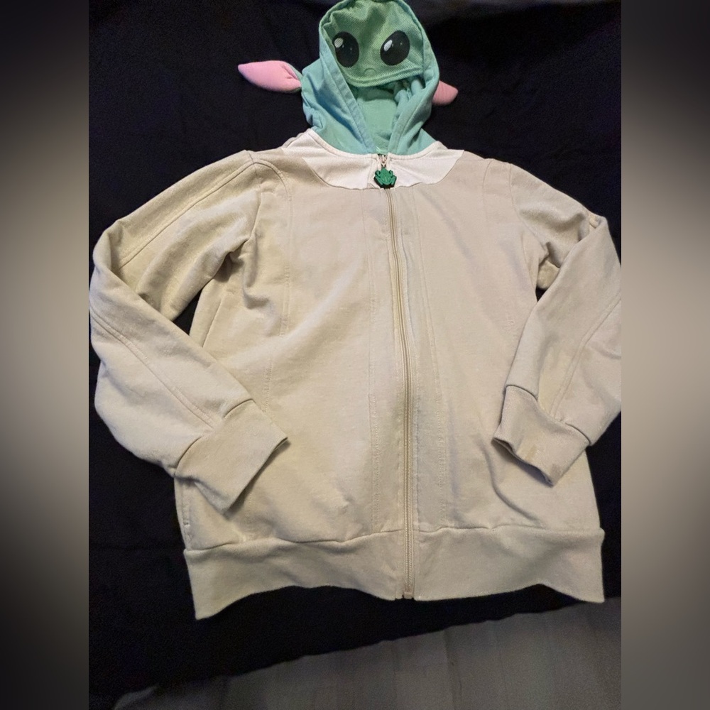 Star Wars Yoda or Grogu size XL Hoodie with built in mesh 👓 for sun glare